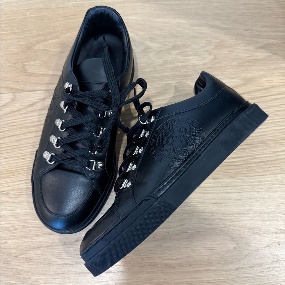 Never worn men’s balmain sneakers